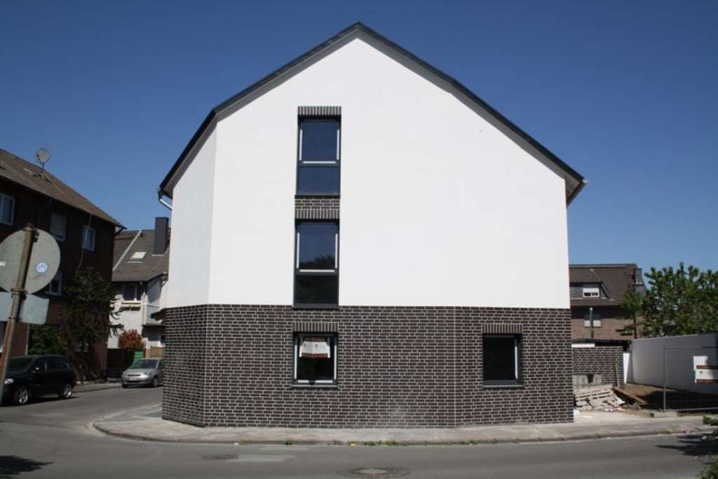 Provisionsfrei* Neubau Mittelhaus mit PV 10,4 KW integrierter Garage Energiebedarf 22,4 kWh/m2/a