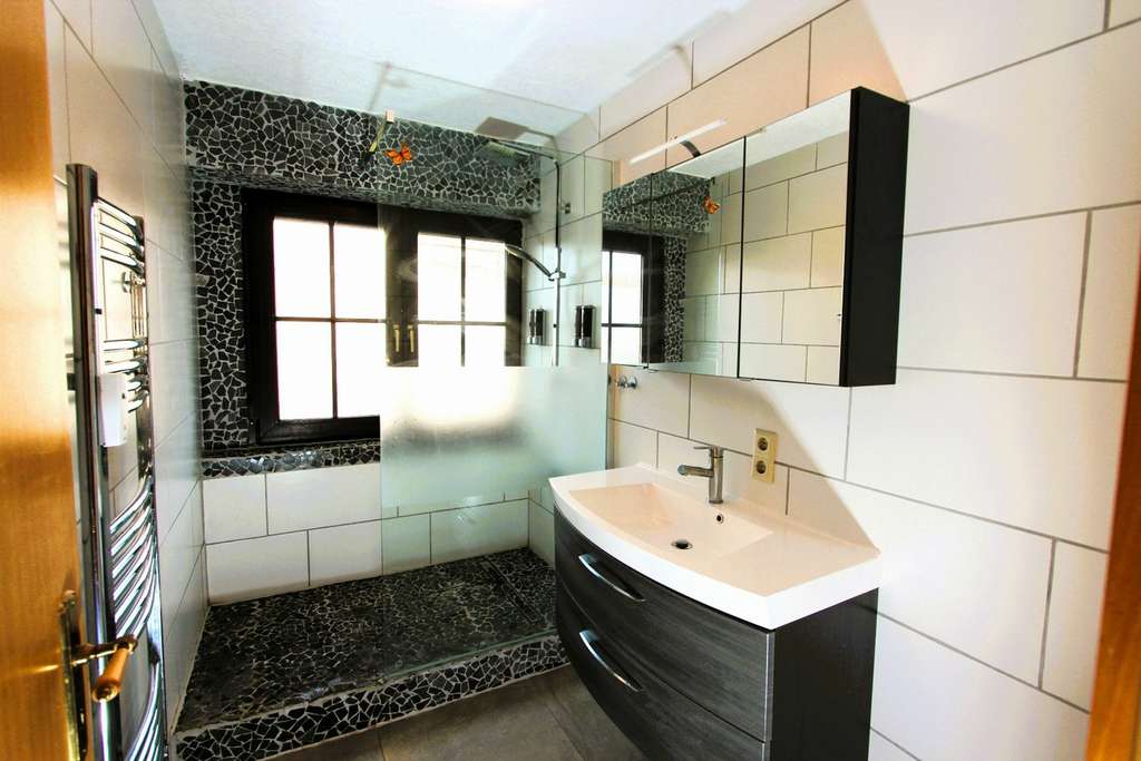 Immobilie in Billigheim - Hier stimmt Preis und Leistung 4 Zimmer mit Terrasse in Billigheim - Bild 2