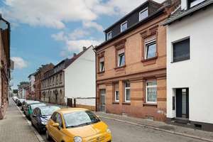 Dreifamilienhaus in Mannheim-Neckarstadt mit 2 freien Wohnungen und gemütlichem Innenhof – Die vollständige Adresse der Immobilie erhältst du vom Anbieter., 68169 Neckarstadt-West, Mannheim – Vorschaubild 2