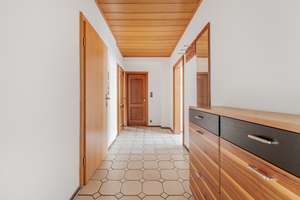 3-Zimmer Wohnung mit zwei Balkonen und großem Gestaltungspotenzial in Düsseldorf-Stadtmitte – Die vollständige Adresse der Immobilie erhältst du vom Anbieter., 40211 Stadtmitte, Düsseldorf – Vorschaubild 3