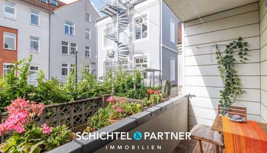 Bild von NEUER PREIS - Westend | Großes 3-Parteien-Haus mit Balkonen, Keller & Garten
