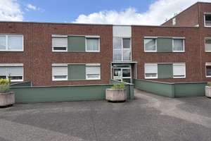 Provisionsfreie, Stilvolle, kernsanierte 3-4Zimmer-Wohnung mit großem Balkon in ruhigem 4-Parteien H