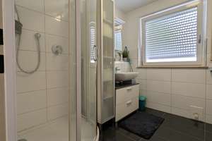 Toller Ausblick, ruhige Lage, Sonnenbalkon, Garage + Stellplatz – Die vollständige Adresse der Immobilie erhältst du vom Anbieter., 89079 Wiblingen, Ulm – Vorschaubild 4