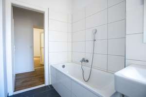 Für Stadtliebhaber: 2-Zimmer-Wohnung mit Balkon und modernem Tageslichtbad nahe Boxhagener Platz – Simplonstraße 53a, 10245 Friedrichshain, Berlin – Vorschaubild 6