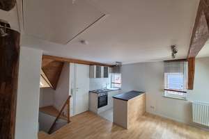 Charmante Ein-Zimmer-Dachgeschosswohnung mit hochwertiger Ausstattung in Degerloch – Die vollständige Adresse der Immobilie erhältst du vom Anbieter., 70597 Degerloch (Ortsteil), Stuttgart – Vorschaubild 2