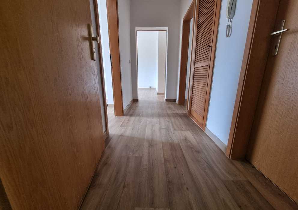 4-Zimmer-Wohnung mit Balkon