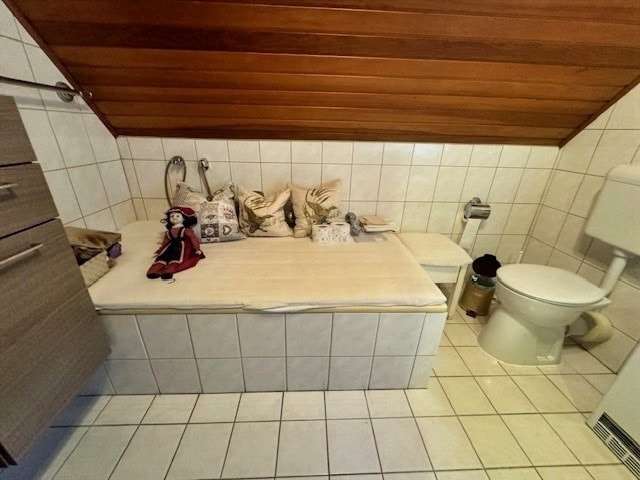 Immobilie in Nickenich - Charmantes Einfamilienhaus mit Garage, Garten und Nebengebäuden - Bild 9