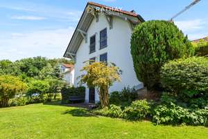 RESERVIERT: Wundervolles Einfamilienhaus mit Einliegerwohnung und traumhaften Weitblick – Die vollständige Adresse der Immobilie erhältst du vom Anbieter., 93077 Bad Abbach – Vorschaubild 1