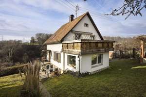 FAMILIENTRAUM in Hüsingen: EFH mit riesigem Grundstück, 5 Zimmern, Doppelgarage, Terrasse & Kamin – Die vollständige Adresse der Immobilie erhältst du vom Anbieter., 79585 Steinen – Vorschaubild 1
