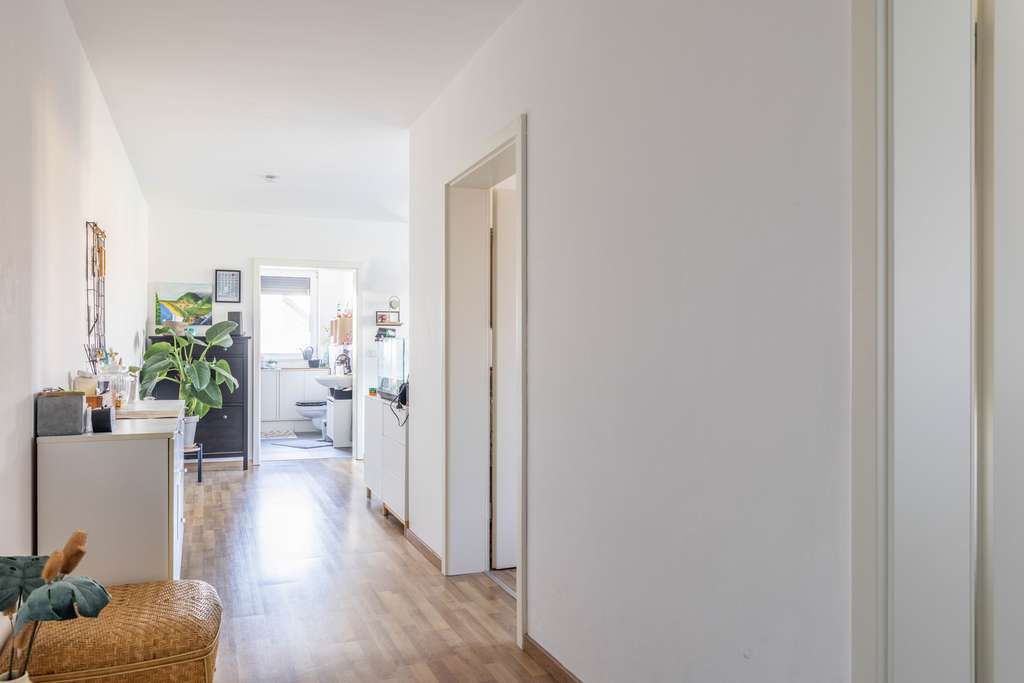 Immobilie in Kahl am Main - Kahl am Main: Gut geschnittene und vermietete 3-Zimmer-Wohnung mit Balkon in kleiner Wohneinheit - Bild 4