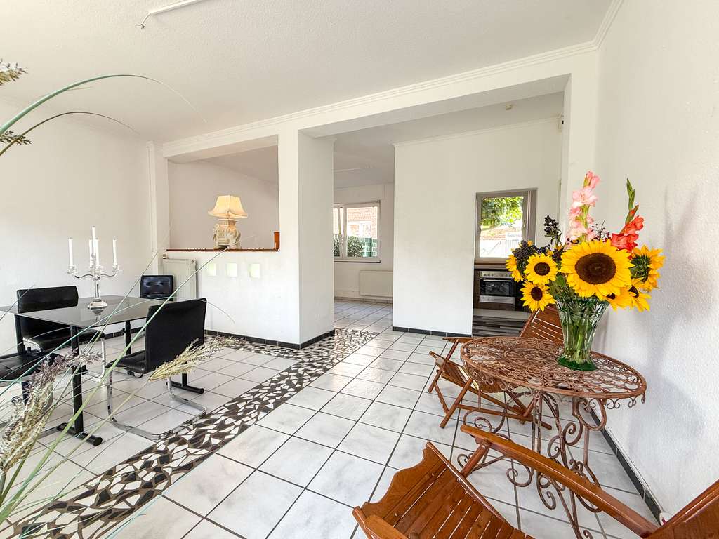 Immobilie in Tönisvorst - Wohngefühl wie im eigenen Haus – stilvolle Eigentumswohnung in zentraler Lage von St. Tönis - Bild 0