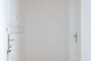 Frisch saniertes 1-Zimmer-Apartment mit großer Süd-Loggia und Tiefgarage – Die vollständige Adresse der Immobilie erhältst du vom Anbieter., 10777 Schöneberg, Berlin – Vorschaubild 7