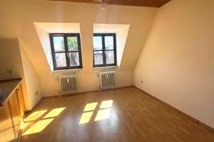 Zentrale Lage & viel Potenzial – 2-Zimmer-Wohnung mit ausgebautem Dachraum – Die vollständige Adresse der Immobilie erhältst du vom Anbieter., 86152 Jakobervorstadt-Nord, Augsburg – Vorschaubild 5