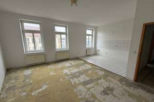 3 Monate mietfrei!  Neuer  Bodenbelag wird noch eingebaut – Charmante 2-Zimmer-Wohnung VH 2. OG mi