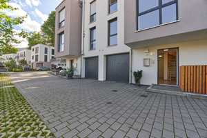 Charmantes Reihenmittelhaus mit Gartenterrasse und Doppelgarage – modernes Wohnen in bester Lage – Emmendingen (Kreis) – Vorschaubild 2
