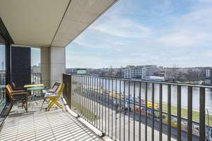 PURE LIVING: Wohnen mit Wasserblick an der East Side Gallery