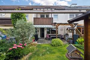Familienfreundliches Reihenhaus mit Südgarten, Balkon und ausgebautem Dachgeschoss in begehrter W... – Die vollständige Adresse der Immobilie erhältst du vom Anbieter., 85716 Unterschleißheim – Vorschaubild 2