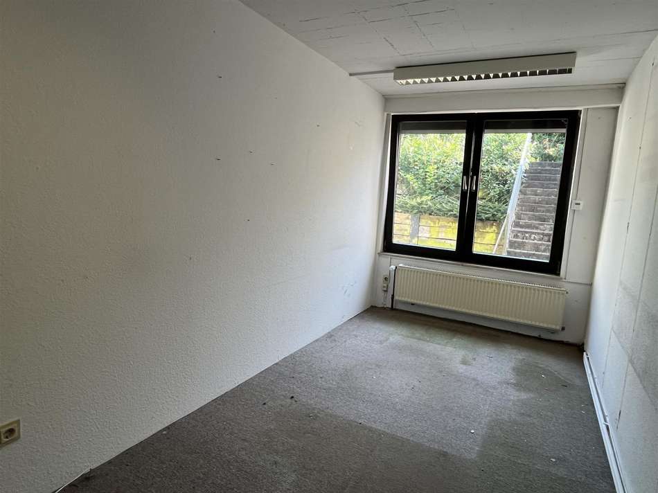 weiterer Büroraum Souterrain