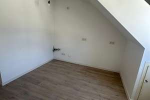 Traumhaftes Dachgeschoss-Zuhause mit 50 m² – zentral gelegen in Bochum – Uhlandstraße 8, 44791 Gleisdreieck, Bochum – Vorschaubild 5