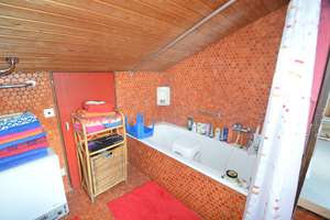 Individuelle Doppelhaushälfte mit Wintergarten, Doppelgarage und großem Garten in ruhiger Lage – Die vollständige Adresse der Immobilie erhältst du vom Anbieter., 84389 Postmünster – Vorschaubild 12
