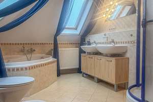 Leben, genießen, entspannen – Großes Traumhaus mit Pool, Kamin & Charme! – Die vollständige Adresse der Immobilie erhältst du vom Anbieter., 90610 Winkelhaid – Vorschaubild 9