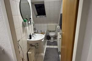 Schöne Dachgeschosswohnung mit zwei Badezimmern  – Die vollständige Adresse der Immobilie erhältst du vom Anbieter., 45127 Stadtkern, Essen – Vorschaubild 3