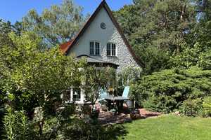 GARTENIDYLL IN NIKOLASSEE: Auf wunderbarem Sonnengrundstück mit Garten, Terrasse, Garage & Sauna! – Berlin – Vorschaubild 4