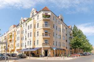 Altbau-Juwel am Comeniusplatz: jetzt indoor-Drohnenflug mit überraschender Raumaufteilung ansehen