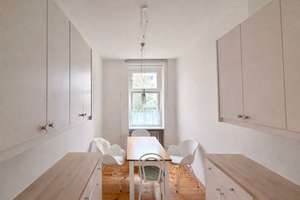 Bezugsfrei: 2-Zimmer-Altbaucharme mit sonnigem Balkon zum Innenhof in Steglitz – Die vollständige Adresse der Immobilie erhältst du vom Anbieter., 12163 Steglitz, Berlin – Vorschaubild 4