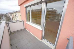72 qm mit Wow-Effekt: lichtdurchflutet und charmant, frei gestaltbare 3 Zi.- Wohnung mit Aufzug – Die vollständige Adresse der Immobilie erhältst du vom Anbieter., 80809 Am Riesenfeld, München – Vorschaubild 9