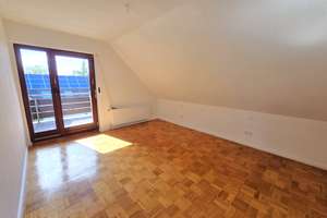 Großzügige 4-Zimmer-Dachgeschosswohnung mit Balkon und Gartennutzung in Koblenz-Asterstein – Die vollständige Adresse der Immobilie erhältst du vom Anbieter., 56077 Asterstein, Koblenz – Vorschaubild 4