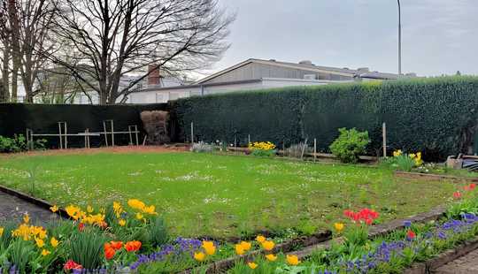 Bild von Endlich mal Garten für die Kinder! Wohnhaus mit 2 WE, Garagen, viele Wohnideen sind hier möglich!!