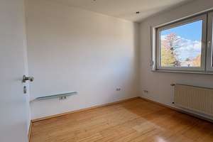 Lörick: Sonnige 2-Zimmer-Dachwohnung mit Loggia, bezugsfrei – Die vollständige Adresse der Immobilie erhältst du vom Anbieter., 40547 Lörick, Düsseldorf – Vorschaubild 8