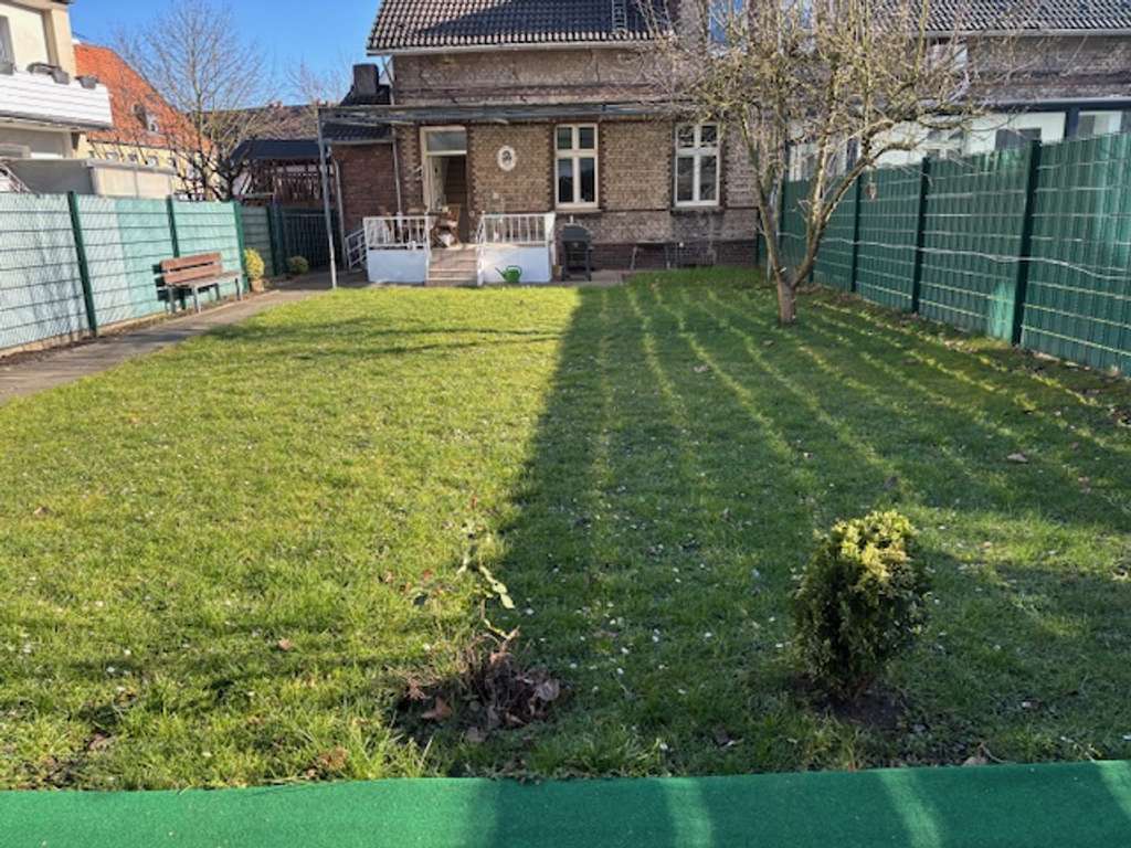 NEUER KAUFPREIS - DHH mit zwei Einheiten - Wiederaufbau 1948