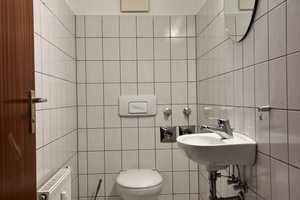 Frisch renovierte, charmante 3-Zi-Wohnung mit EBK in Reutlingen – Reutlingen (Kreis) – Vorschaubild 9
