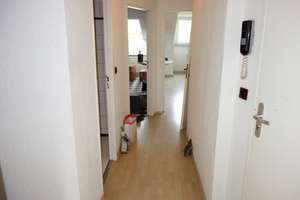EXKLUSIV AM LESSINGPLATZ HELL + RUHIG RENOVIERT INKL. EINBAUKÜCHE LAMINAT DUSCHBAD 5. ETAGE/OBERBILK – Lessingstraße 61, 40227 Oberbilk, Düsseldorf – Vorschaubild 9