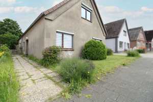 Ein Zuhause für Visionäre – Einfamilienhaus mit Einliegerwohnung und großem Gestaltungsspielraum – Cuxhaven (Kreis) – Vorschaubild 1