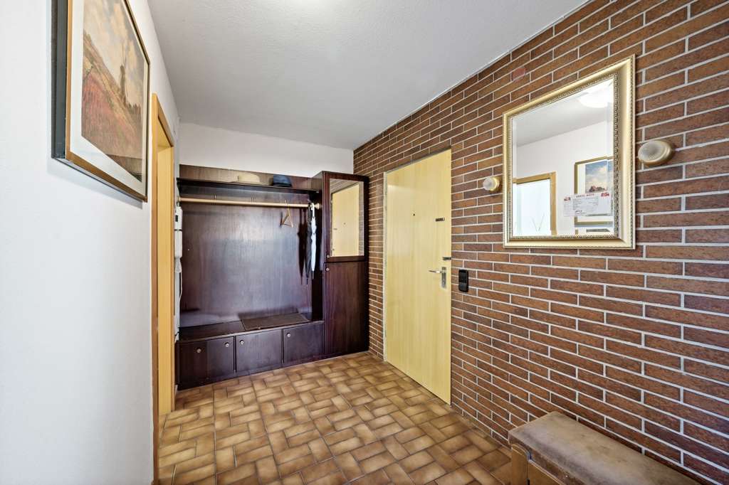 Immobilie in Geislingen - Helle, großzügige 3,5 Zi.-Whg. mit sonnigem Balkon in zentraler Lage von Geislingen! - Bild 4