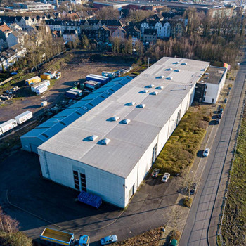 Hochwertiges Hochregallager in Gelsenkirchen | ebenerdige Durchfahrt