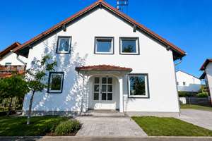 Gepflegtes Einfamilienhaus mit Einliegerwohnung und attraktivem Raumangebot
