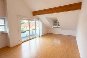 Provisionsfrei: Lichtdurchfluteter DG-Traum mit Süd-Ost-Balkon, EBK & TG-Einzelplatz in Trudering – Die vollständige Adresse der Immobilie erhältst du vom Anbieter., 81827 Waldtrudering, München – Vorschaubild 3