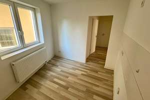 *ERDGESCHOSS WOHNUNG * renovierte 2 ZKB * Tageslichtbad mit Badewanne* Saarbrücken BURBACH – Die vollständige Adresse der Immobilie erhältst du vom Anbieter., 66115 Burbach, Saarbrücken – Vorschaubild 14