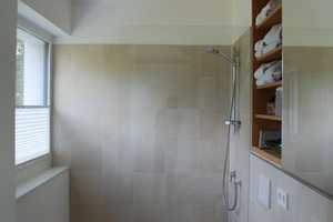 Geräumiges, gepflegtes 6-Zimmer-Reihenendhaus mit geh. Innenausstattung und EBK in Veitshöchheim – Rückertstraße 19, 97209 Würzburg (Kreis) – Vorschaubild 3
