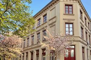 Attraktive Maisonettewohnung mit moderner Ausstattung, 2 Bädern und großzügiger Küche – Beim Alten Schützenhof 20, 22083 Barmbek-Süd, Hamburg – Vorschaubild 2