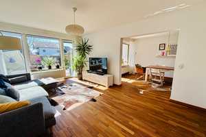 Ansprechendes und neuwertiges 5-Zimmer-Reihenhaus mit gehobener Innenausstattung in Stephanskirchen – Rosenheim (Kreis) – Vorschaubild 1