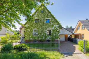 Einfamilienhaus in Kaulsdorf - Mit drei Bädern/WCs, Kamin, Garage, wohnlichem Souterrain – Die vollständige Adresse der Immobilie erhältst du vom Anbieter., 12621 Kaulsdorf, Berlin – Vorschaubild 4