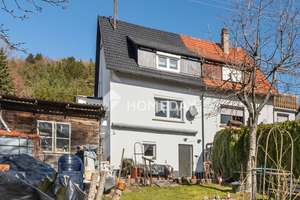 Ankommen und wohlfühlen: Solide Doppelhaushälfte mit Süd-Terrasse,  Gartenidylle und Stellplatz – Die vollständige Adresse der Immobilie erhältst du vom Anbieter., 72469 Meßstetten – Vorschaubild 3