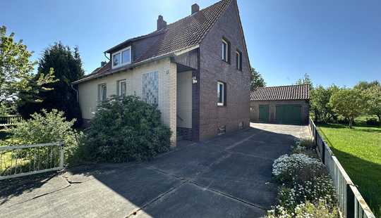 Bild von Siedlungshaus mit Feldrandlage