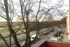 Zweizimmer mit Balkon gen Tempelhofer Feld. Erstbezug nach Sanierung. provisionsfrei -