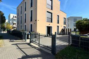 Zu vermieten!  Moderne 6 Zimmer Doppelhaushälfte mit Keller in Berlin Rudow